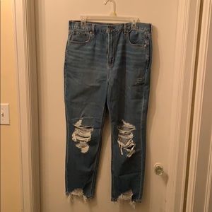 American Eagle Mom Jean